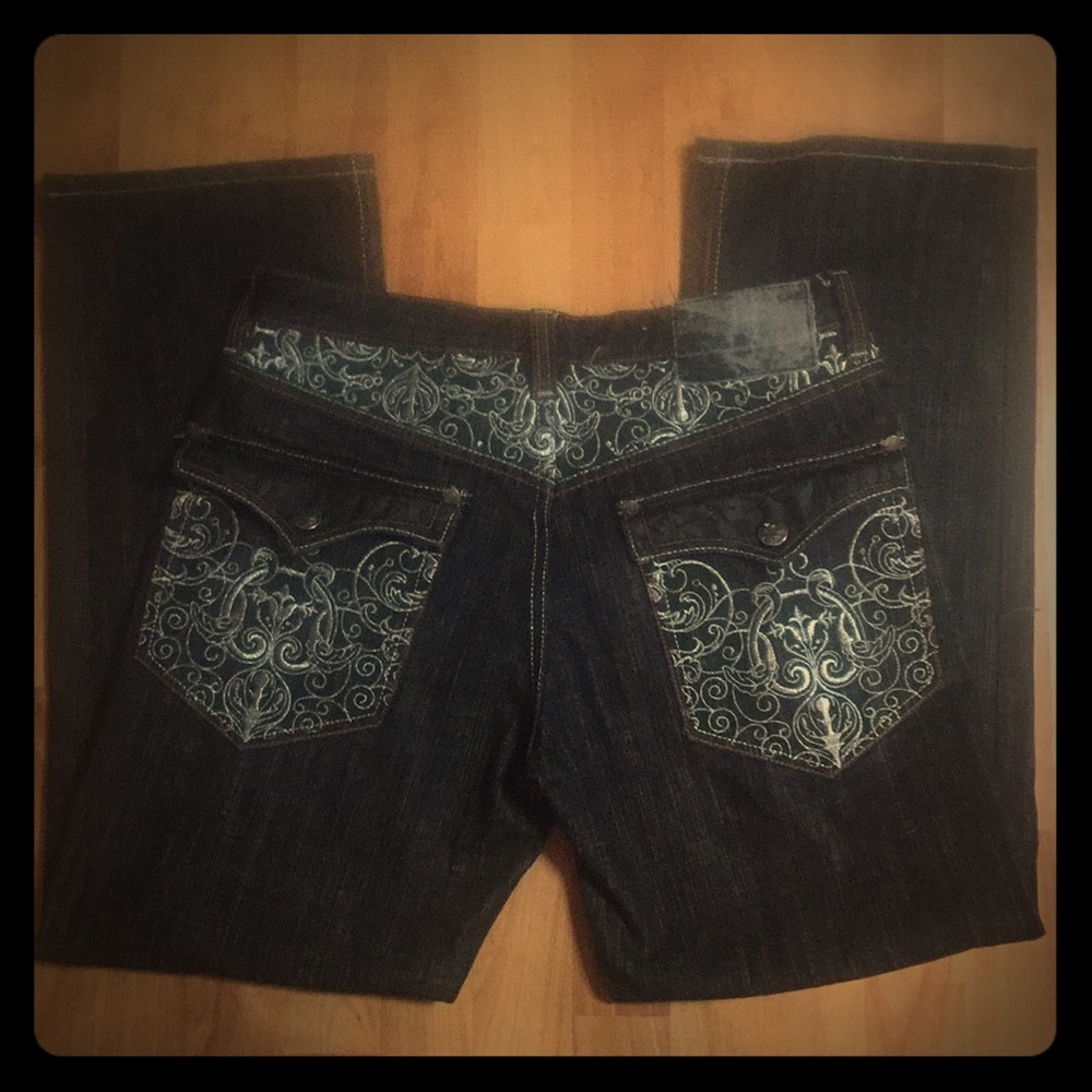 Delf Men Embroidered Jeans